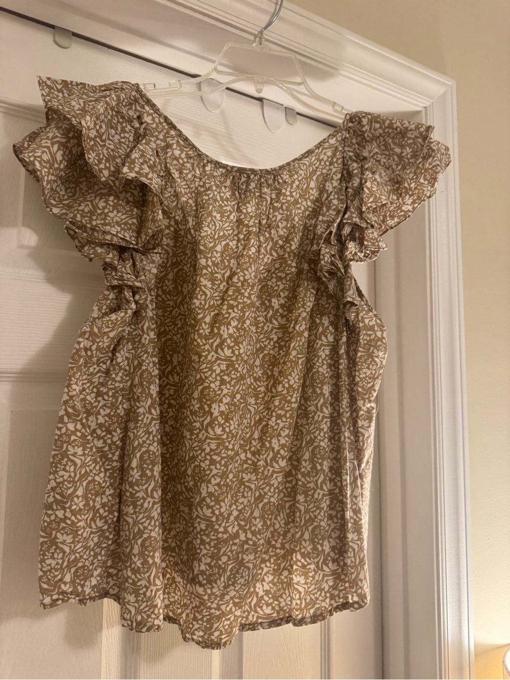 Universal Thread Floral Ruffle Sleeve Camisole - Tan & White - Picture 5 of 5